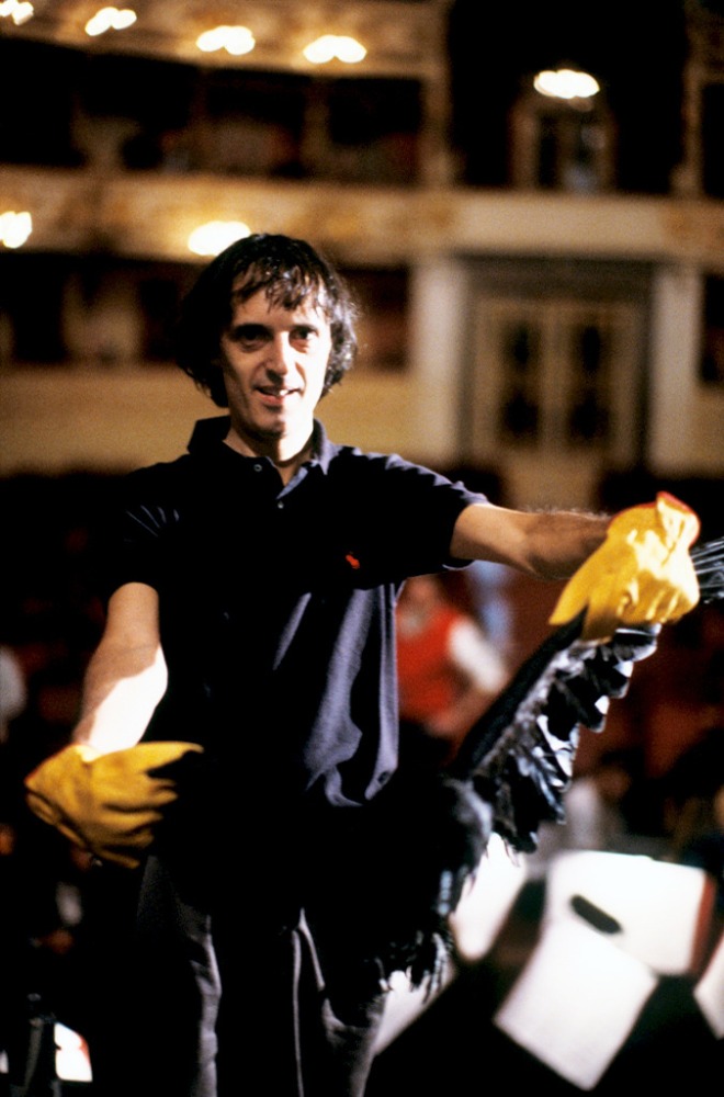 27_Dario Argento pictured on the set of Terror at the Opera.jpg